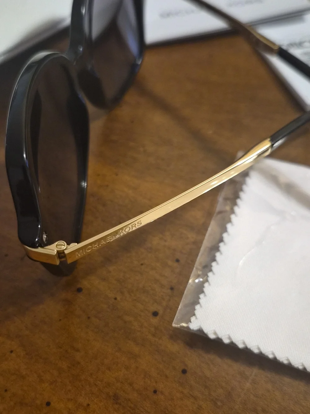 EUC Michael Kors Adrianna Sunglasses - Picture 6 of 8